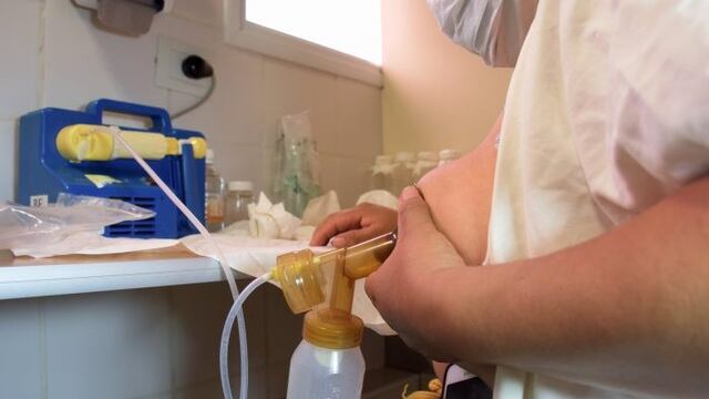 Donación de leche humana. Imagen de archivo.