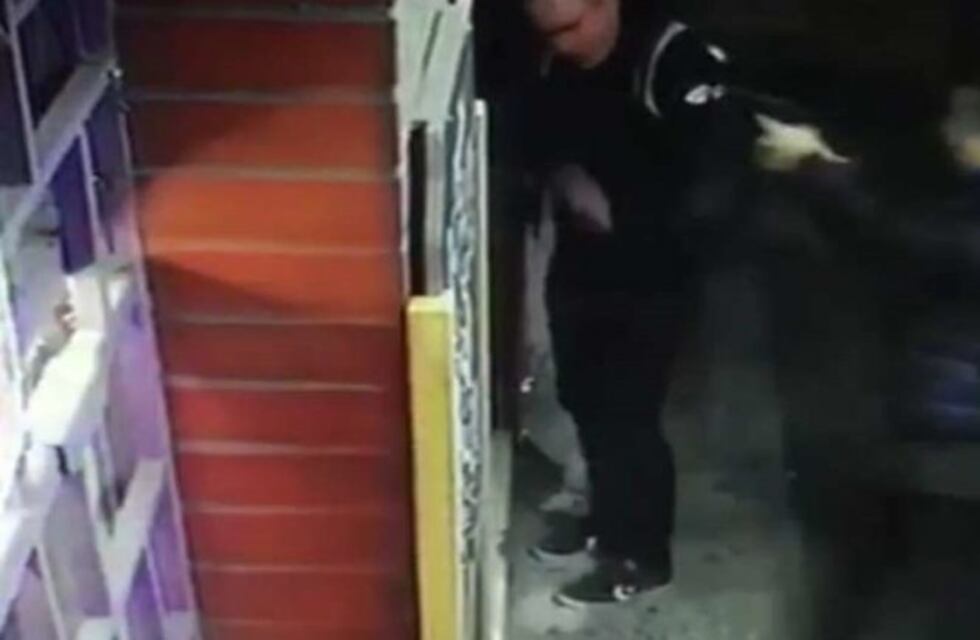 Un bombero recibió seis balazos en un intento de robo en Villa Soldati