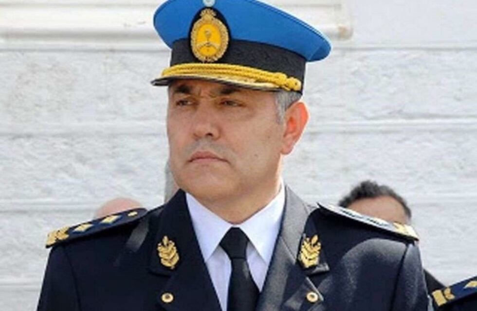 Moreyra explicó que el retiro del arma reglamentaria es "una medida temporal"