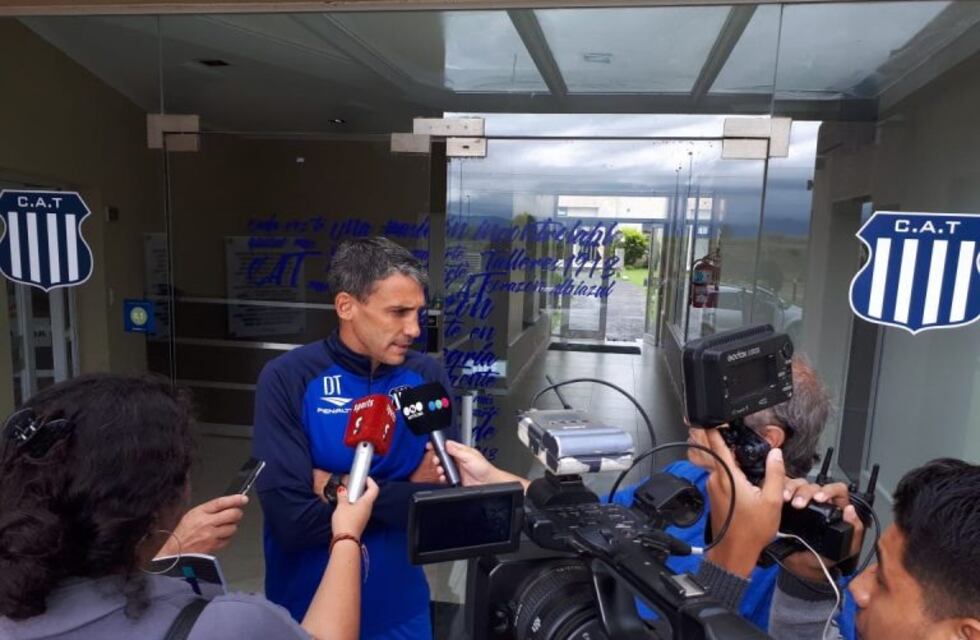 La formación de Talleres para el duelo con los tucumanos, con línea de tres