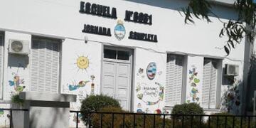 Adriana Eguía es la directoria de la Escuela 6031 de jornada completa en Rufino y estaba a punto de jubilarse cuando irrumpió la pandemia\u002E (Archivo)