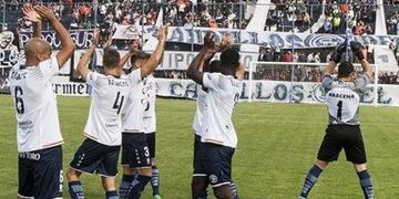 Independiente Rivadavia enfrenta a Los Andes a partir de las 11.