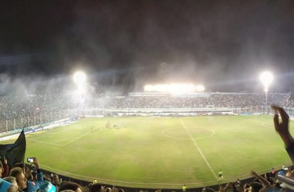 Esta vez, los hinchas de Belgrano le hicieron escuchar su aliento al Gigante
