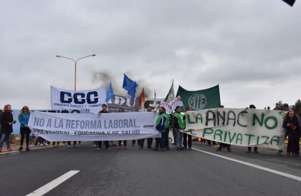 Organizaciones sociales cortaron la Autopista de las Serranías Puntanas