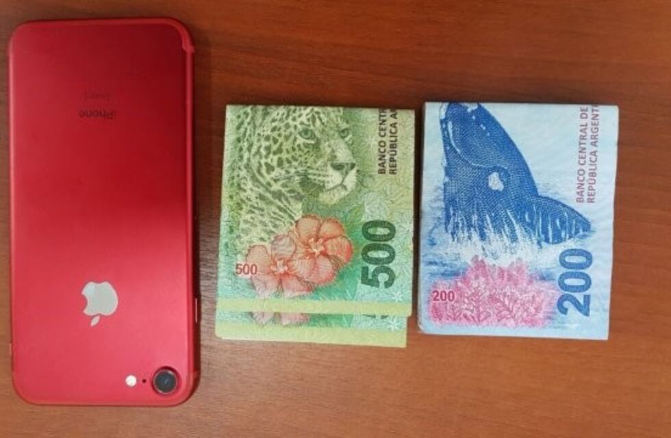 Le robaron un IPhone a un joven y los detuvieron cuando pidieron dinero por Instagram para devolvérselo