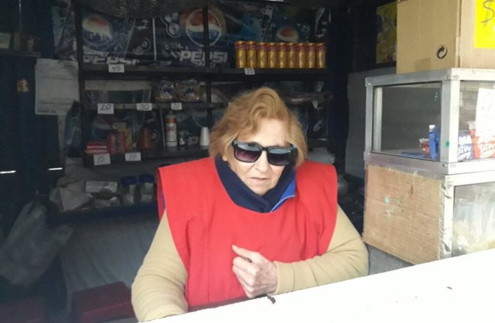 Roban y destrozan el quiosco de una anciana no vidente en Córdoba