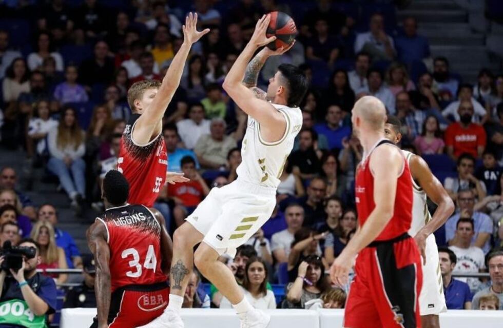 "Tortuga" Deck le dio el triunfo al Real Madrid en el último segundo