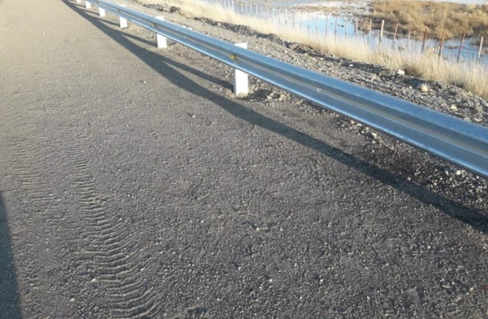 Colocaron guardarraíles en tramo recién pavimentado de la ruta 259