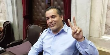 Irá a juicio el exdiputado Emilio Ameri por el escándalo en plena sesión de Diputados en 2020.
