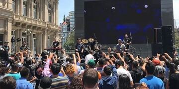 La Beriso da un show gratis en el pabellón del Teatro Colón\u002E Foto: Instagram\u002E