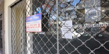 Más de 120 negocios tuvieron que cambiar de ubicación por la crisis\u002E