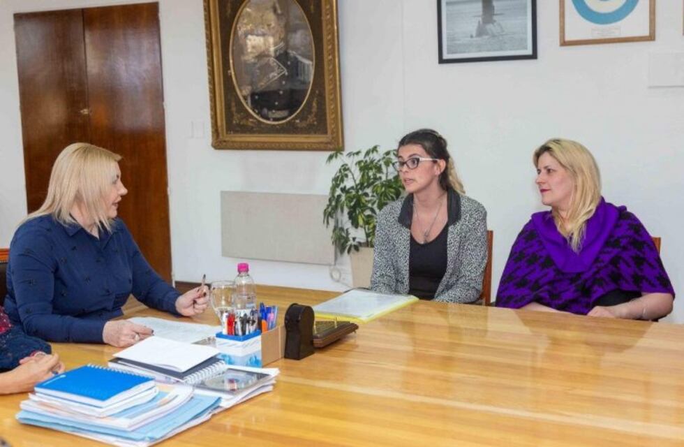 La Gobernadora recibió a emprendedores y cooperativistas fueguinos