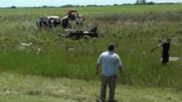 La Volkswagen Amarok se despistu00f3 junto al carro que tiraba.