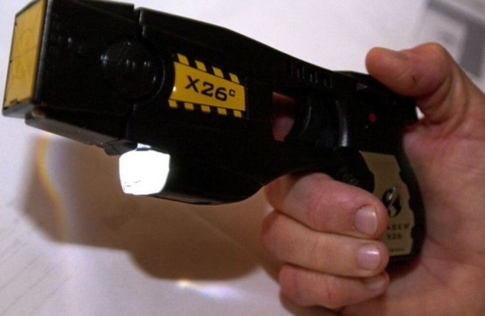 La Policía de Mendoza tiene pistolas eléctricas desde 2007 y nunca las usó