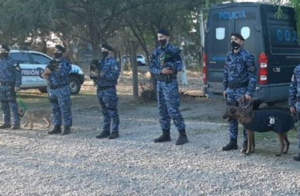 Homenaje a dos perros de la policía de San Luis