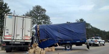 Dos camiones chocaron de frente en la ruta 34 cerca de Tartagal\u002E (Policía de Salta)