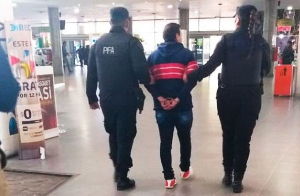 Detuvieron a un prófugo en la Terminal de Ómnibus de Santiago