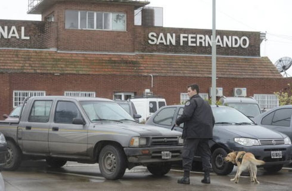 Allanan el aeropuerto de San Fernando por un caso de drogas