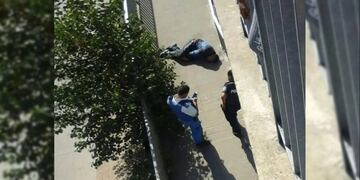Los vecinos de Virrey del Pino agarraron a un delincuente a pocas cuadras del velatorio del colectivero\u002E (Foto: Web)