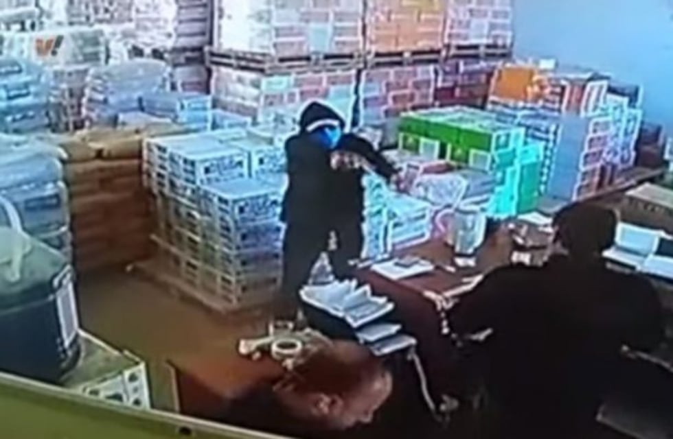 Dos sujetos robaron 120 mil pesos de una distribuidora en Villa María