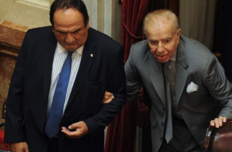 Carlos Menem continúa internado en una habitación común y sería dado de alta en los próximos días