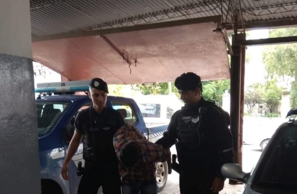 Robó un maletín y fue retenido por un testigo