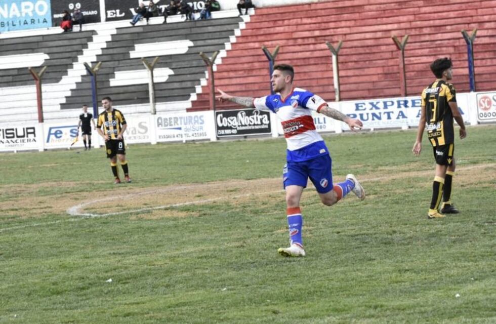 Con un cambio Rosario va a buscar la clasificación a Villa Mitre