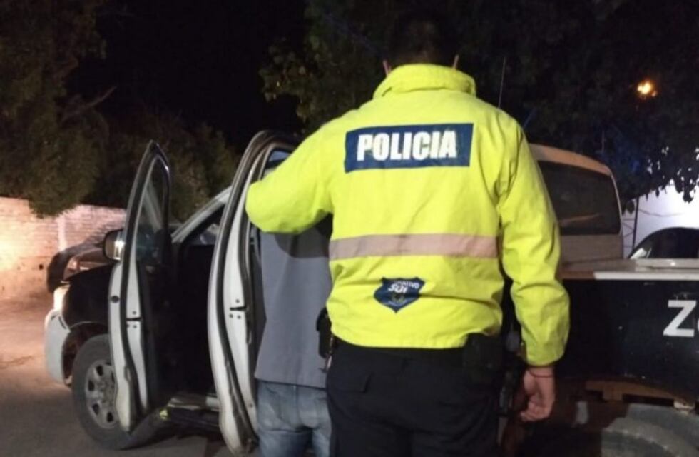 Un menor detenido por robo en la vía pública y un mayor con pedido de paradero activo aprehendido en Dunamar