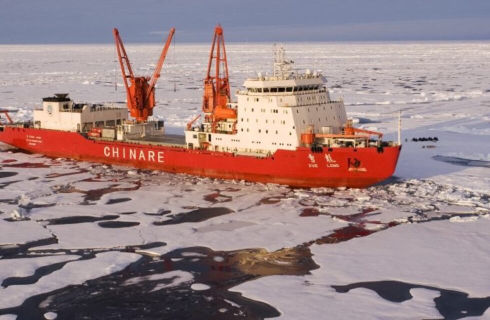 Un buque chino chocó contra un iceberg en la Antártida