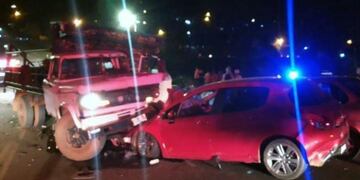 Un camión se quedó sin frenos y colisionó a varios vehículos en Oberá