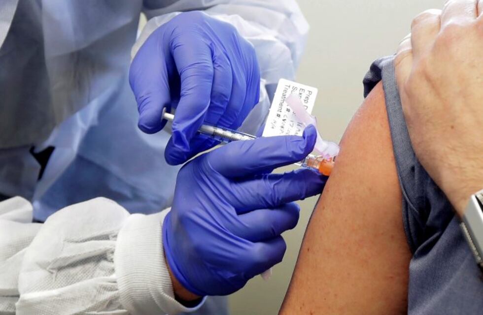 Coronavirus: la vacuna que desarrolla la universidad de Oxford ofrecería una "doble protección"