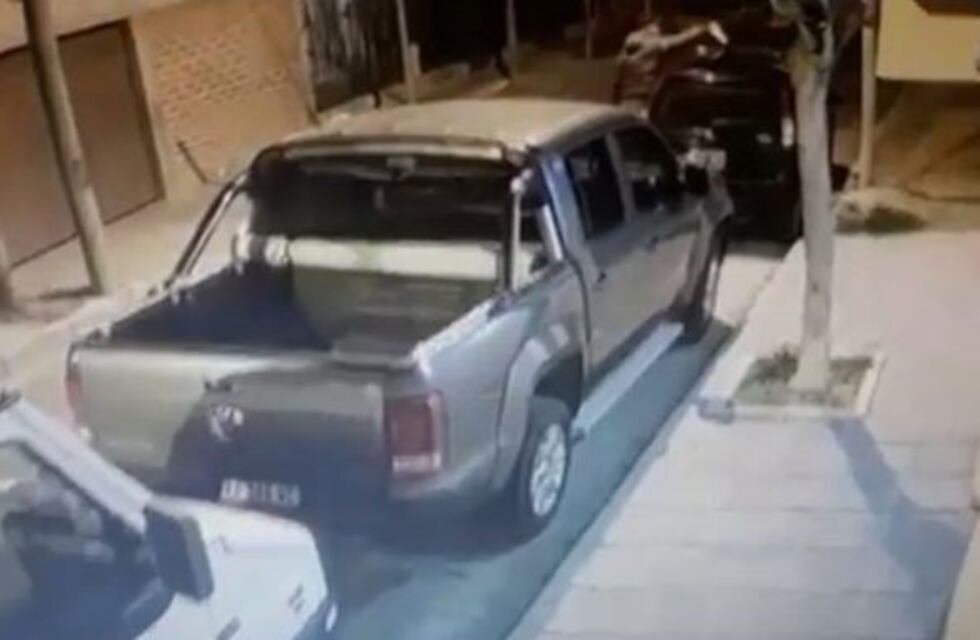 Le cortó los frenos al auto de su expareja y quedó filmado en las cámaras de seguridad