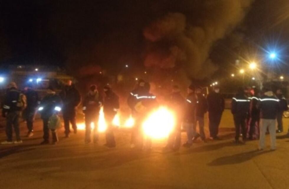 Reclaman la reincorporación de los 24 empleados despedidos de Atanor en Río Tercero