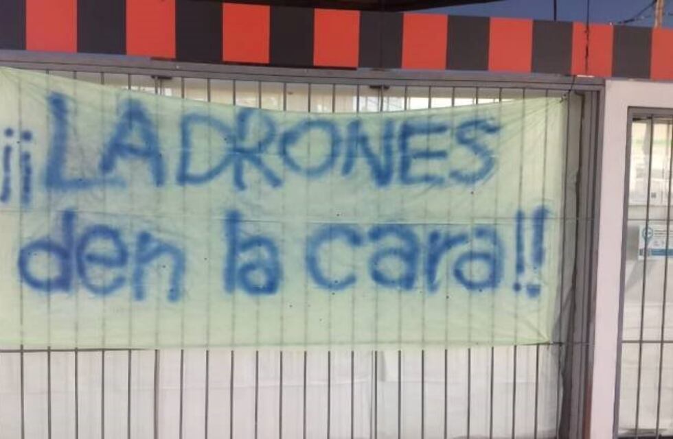 Arroyito: Ribeiro no cambia su postura y los empleados se dieron por despedidos y siguen con la demanda
