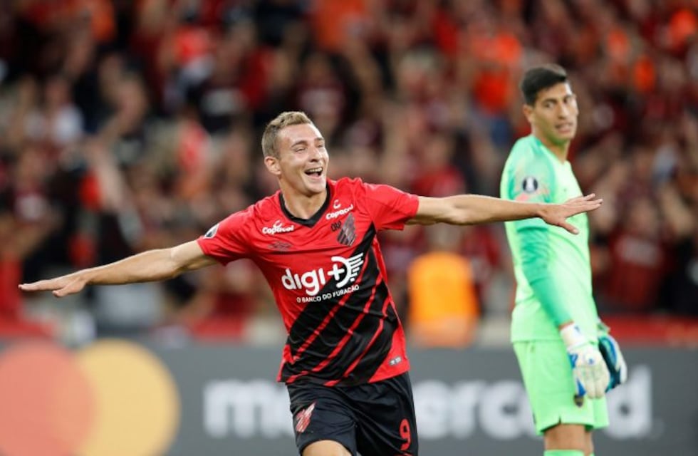 Athletico Paranaense goleó 3-0 a Boca por la Libertadores y lo dejó con muchas dudas