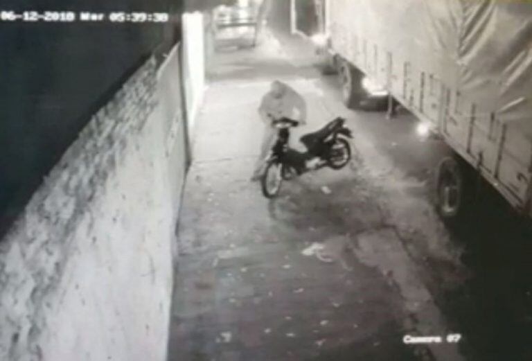 La imagen que compromete al camionero