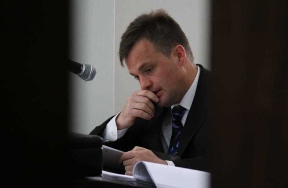 Condenaron a un ex ministro de transporte por destruir documentos