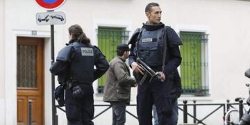 Un desequilibrado de 50 años fue detenido en Lyon después de haber tratado de agredir en Lyon a una militar\u002E