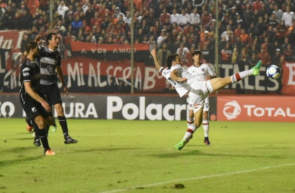 Newell's goleó a Central Norte de Salta en Santa Fe y ganó en su debut por Copa Argentina