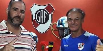 El presidente de Guaraní, Patricio Vedoya, y Darío Labaroni\u002E (Club Guaraní)