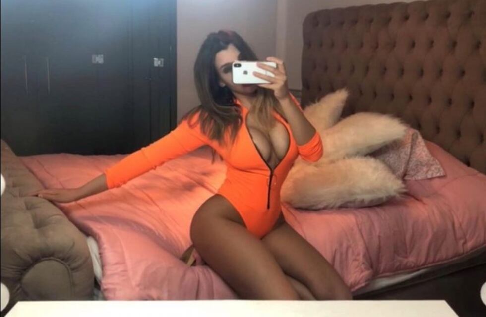 Charlotte Caniggia mostró su cola frente al espejo y sus seguidores deliraron