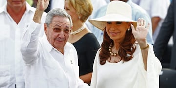Cristina Kirchner visitó a Raúl Castro en Cuba (Foto: web)