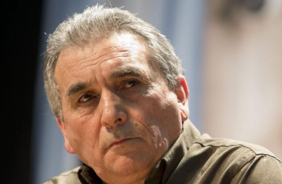 Schmid: "El presidente habla de mafia pero ha estado involucrado en escándalos que salpican a su gobierno"