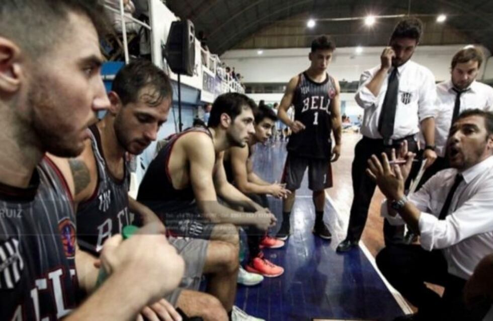 El Chueco Aguilar, flamante DT de Barrio Parque