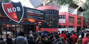 Venta de entradas para Newell's-Atlético Tucumán\u002E (Archivo)