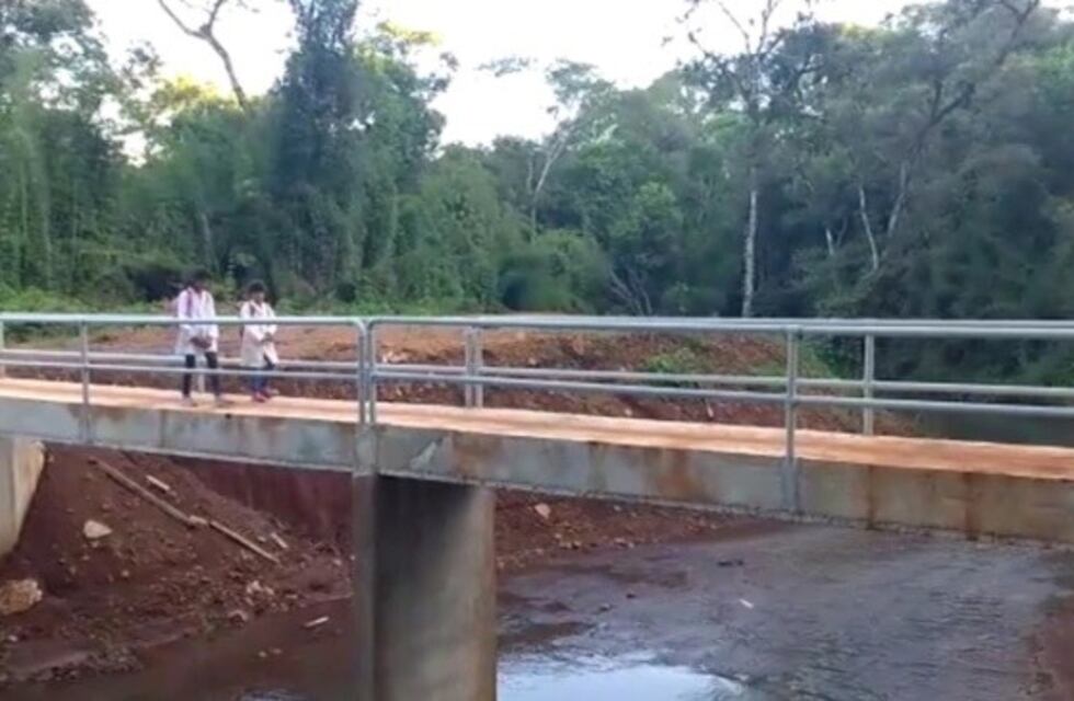 Los chicos de Colonia Río Victoria ya tienen el puente para ir a estudiar