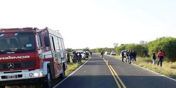 Un oficial de la policía provincial falleció al volcar su auto en la ruta 2