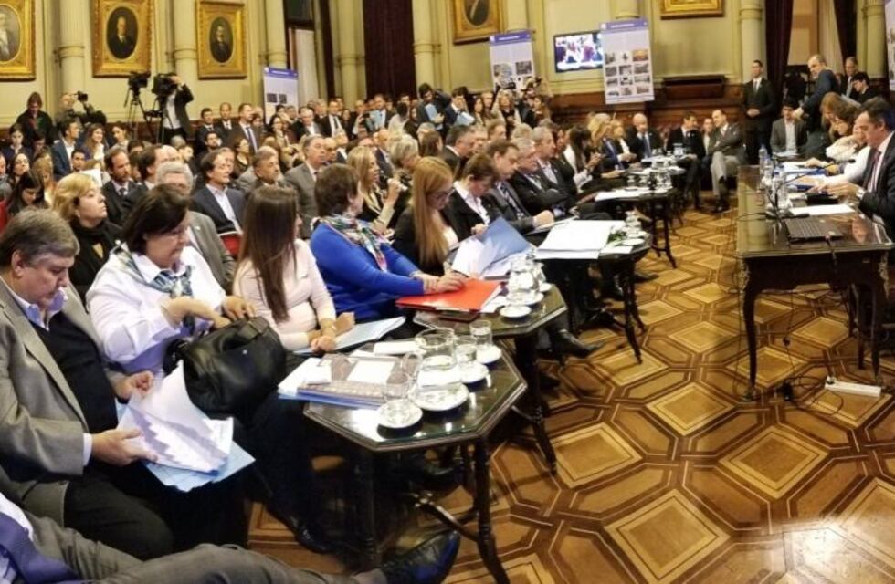 El Senado dio dictamen al proyecto opositor que retrotrae las tarifas