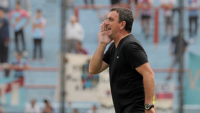 DYN608, BUENOS AIRES 08/04/17, ARSENAL VS. NEWELLu00b4S OLD BOYS.rnFOTO: DYN/PABLO AHARONIAN. cancha de arsenal diego osella campeonato torneo primera division 2016 2017 futbol futbolistas partido arsenal newells old boys