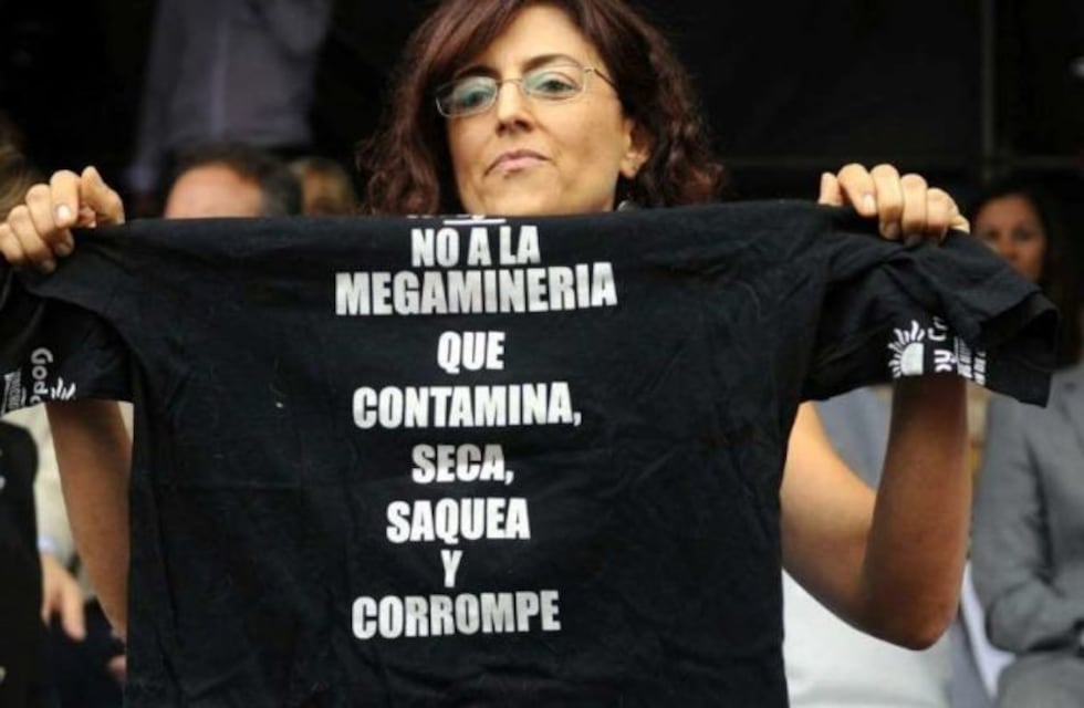 Lucia Pannocchia, la esposa de Cornejo, volvió a manifestarse contra la minería